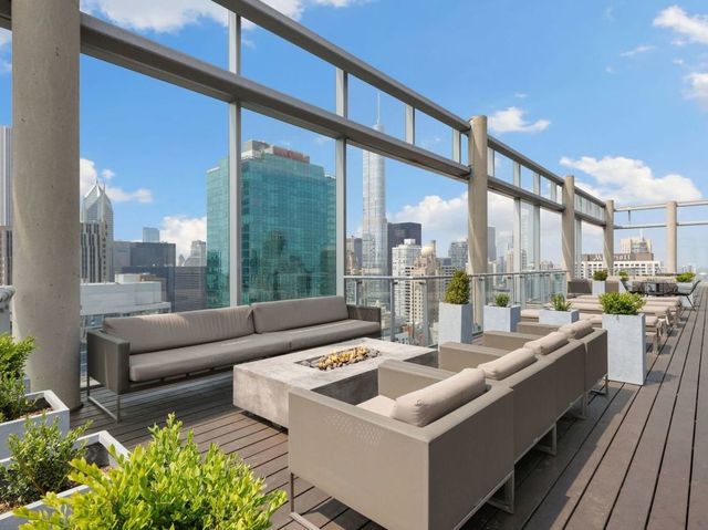 600 N FAIRBANKS Court 2809, Chicago, IL 60611