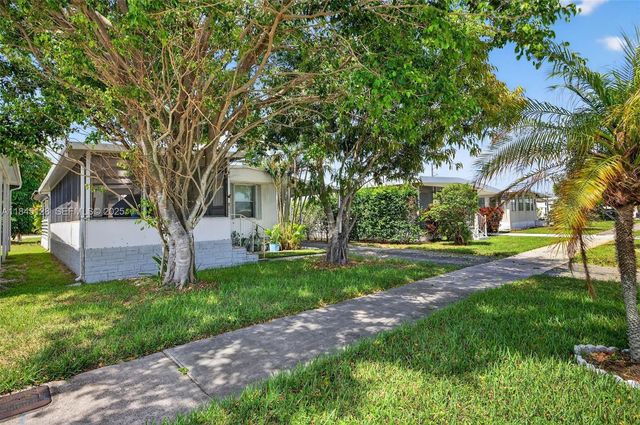 2430 SW 53rd Street, Dania Beach, FL 33312