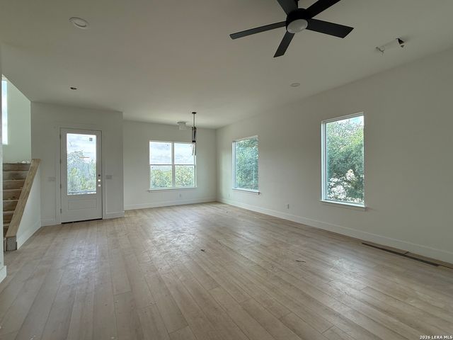 102 MAGNOLIA CIR, Boerne, TX 78006