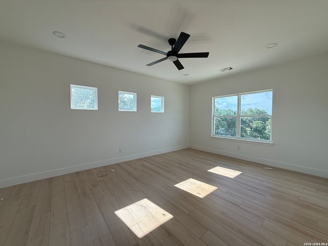 102 MAGNOLIA CIR, Boerne, TX 78006