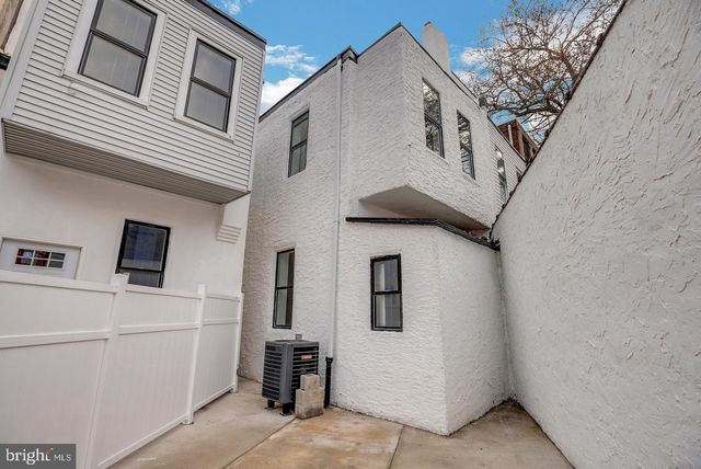 2630 RIDGE AVE, Philadelphia, PA 19121