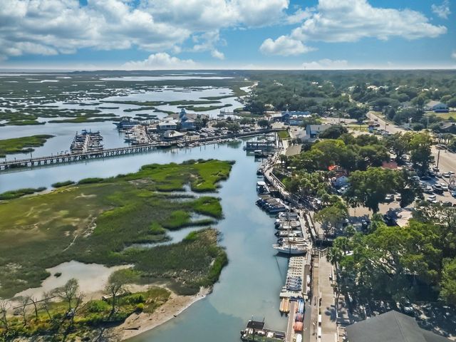 9374 Pinckney Ln., Murrells Inlet, SC 29576