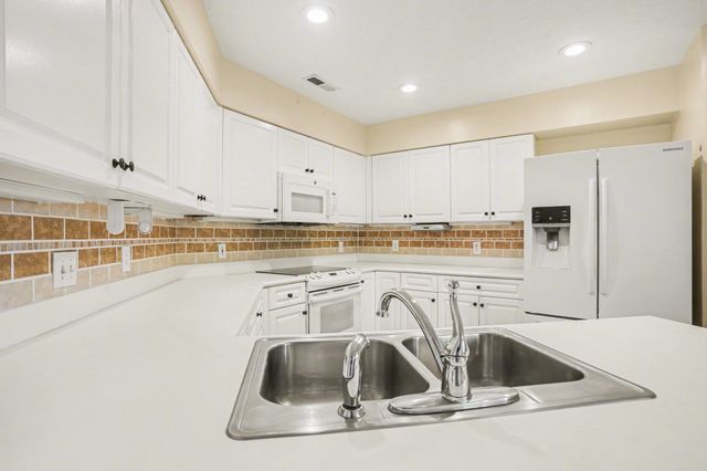 9374 Pinckney Ln., Murrells Inlet, SC 29576