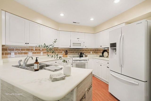 9374 Pinckney Ln., Murrells Inlet, SC 29576