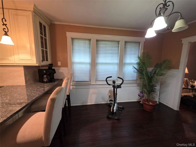 416 Minnieford Avenue, Bronx, NY 10464