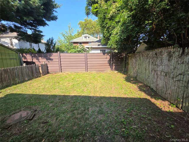 416 Minnieford Avenue, Bronx, NY 10464