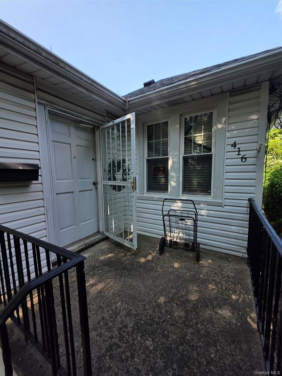 416 Minnieford Avenue, Bronx, NY 10464 — photo 4