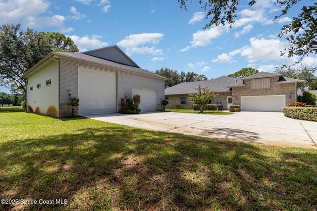 207 Brightwater Drive SE, Palm Bay, FL 32909