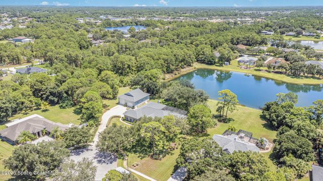 207 Brightwater Drive SE, Palm Bay, FL 32909