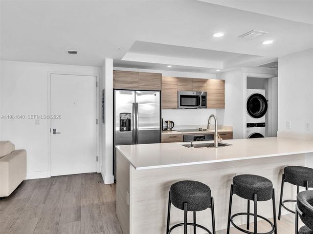 121 NE 34th St 2102, Miami, FL 33137