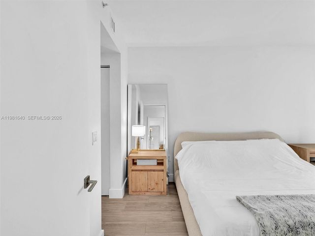 121 NE 34th St 2102, Miami, FL 33137