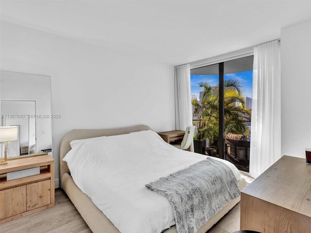 121 NE 34th St 2102, Miami, FL 33137