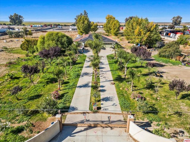 18005 S Union Avenue, Bakersfield, CA 93307