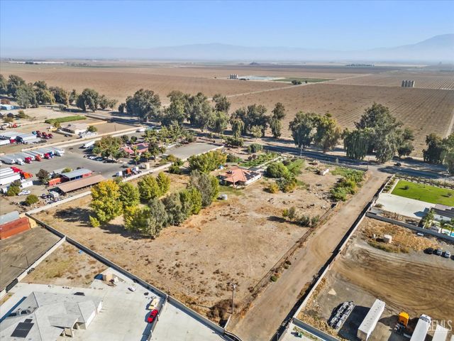 18005 S Union Avenue, Bakersfield, CA 93307