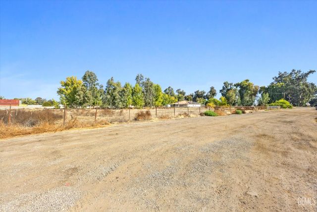 18005 S Union Avenue, Bakersfield, CA 93307