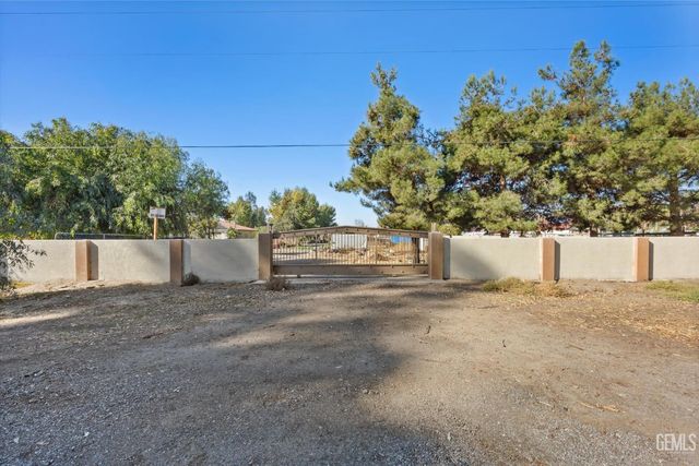 18005 S Union Avenue, Bakersfield, CA 93307