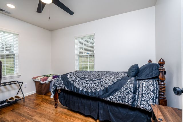 1812 Cherokee Dr, Columbia, TN 38401