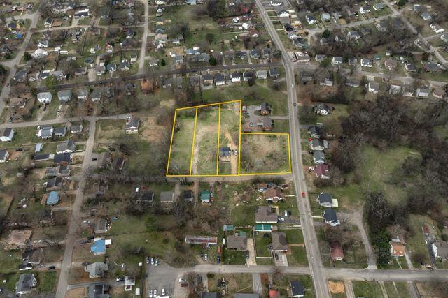 1812 Cherokee Dr, Columbia, TN 38401