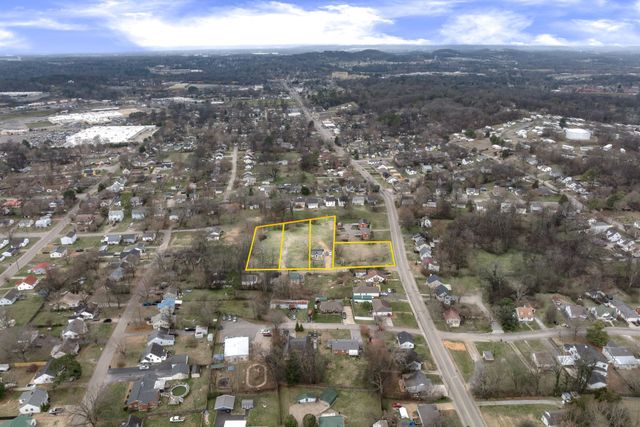 1812 Cherokee Dr, Columbia, TN 38401