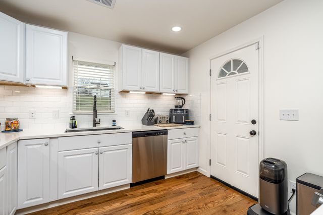 1812 Cherokee Dr, Columbia, TN 38401