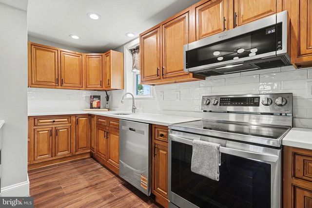 8 BROADWAY, Stewartstown, PA 17363