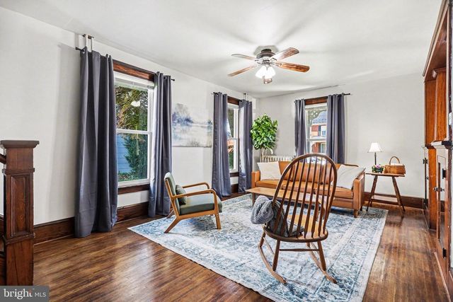 8 BROADWAY, Stewartstown, PA 17363