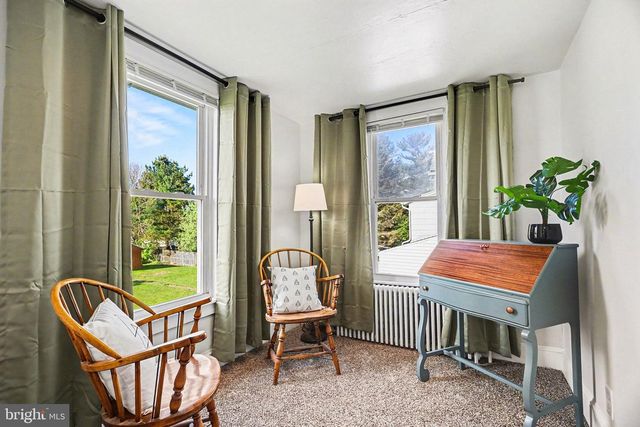 8 BROADWAY, Stewartstown, PA 17363