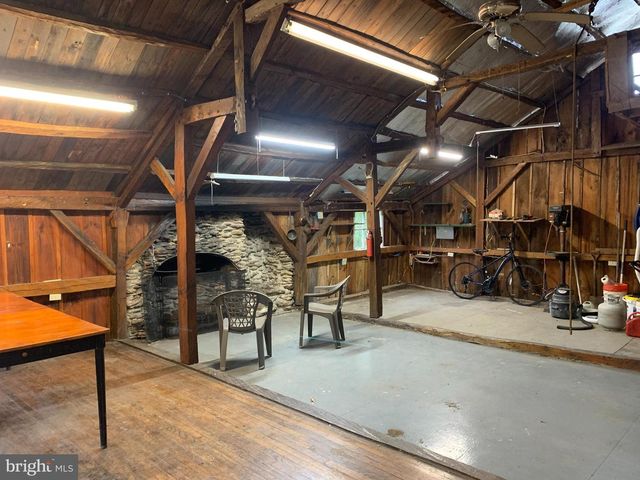 8 BROADWAY, Stewartstown, PA 17363