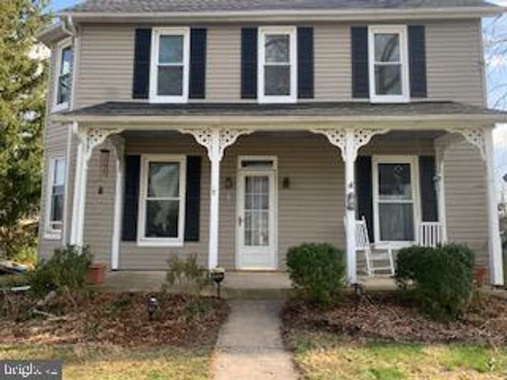 Image 1 of property listing at 8 BROADWAY, Stewartstown, PA 17363