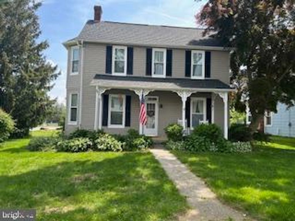 Image 1 of property listing at 8 BROADWAY, Stewartstown, PA 17363