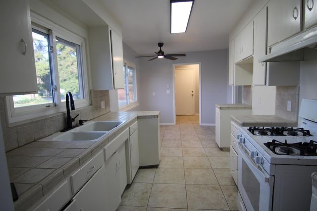 567 E Keats Avenue, Fresno, CA 93710