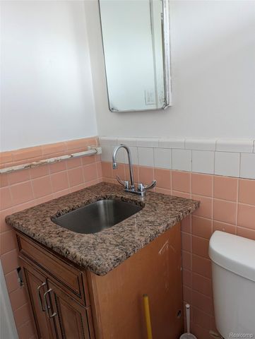 4618 Chatsworth Street, Detroit, MI 48224
