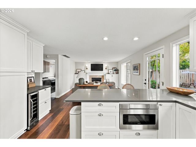15118 Sw KENTON Dr, Portland, OR 97224