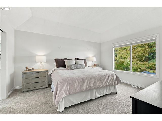 15118 Sw KENTON Dr, Portland, OR 97224