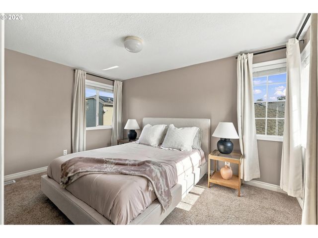 15118 Sw KENTON Dr, Portland, OR 97224