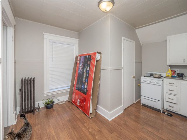 830 W Main Street, Kalamazoo, MI 49006