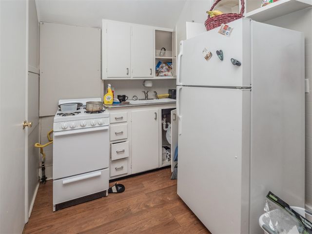 830 W Main Street, Kalamazoo, MI 49006