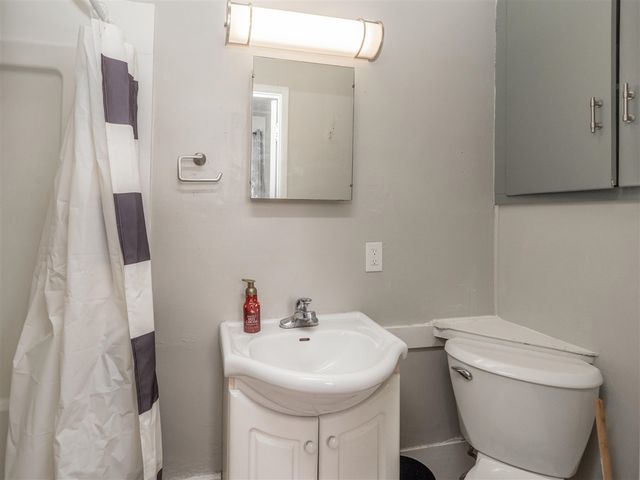 830 W Main Street, Kalamazoo, MI 49006