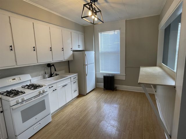 830 W Main Street, Kalamazoo, MI 49006