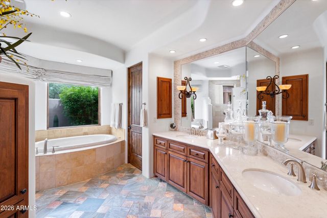 7373 E CLUBHOUSE Drive 17, Scottsdale, AZ 85266