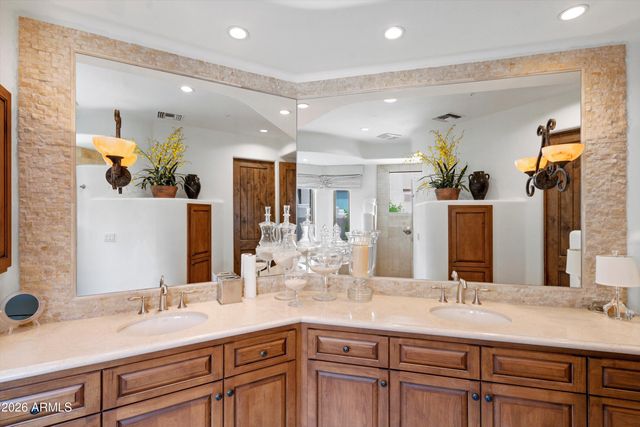 7373 E CLUBHOUSE Drive 17, Scottsdale, AZ 85266