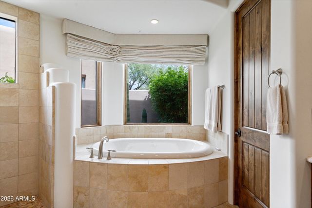 7373 E CLUBHOUSE Drive 17, Scottsdale, AZ 85266