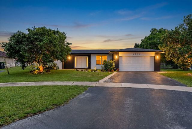 6091 SW 14th St, Plantation, FL 33317