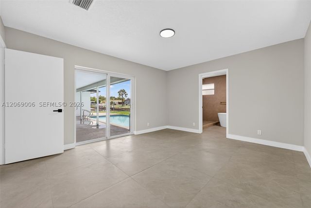 6091 SW 14th St, Plantation, FL 33317