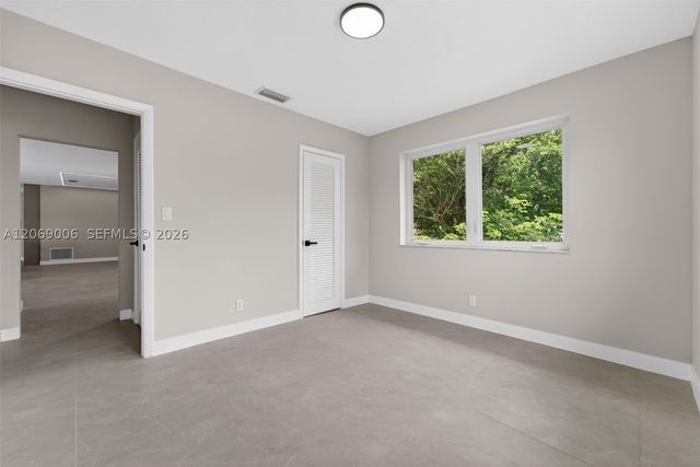 6091 SW 14th St, Plantation, FL 33317