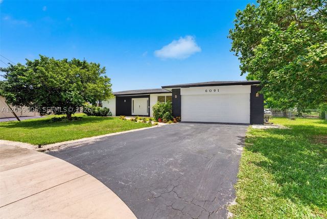 6091 SW 14th St, Plantation, FL 33317