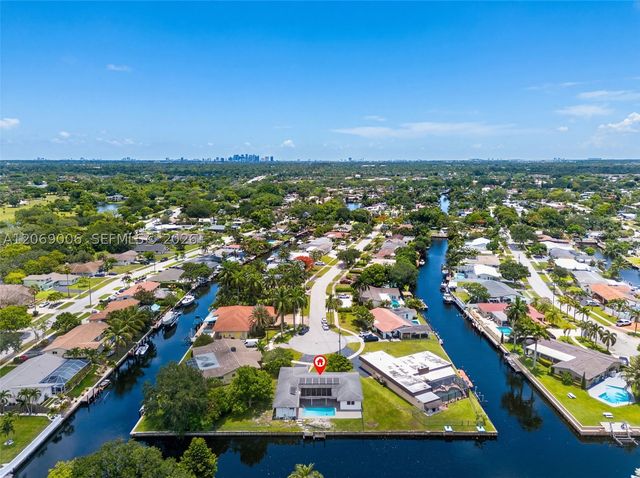 6091 SW 14th St, Plantation, FL 33317