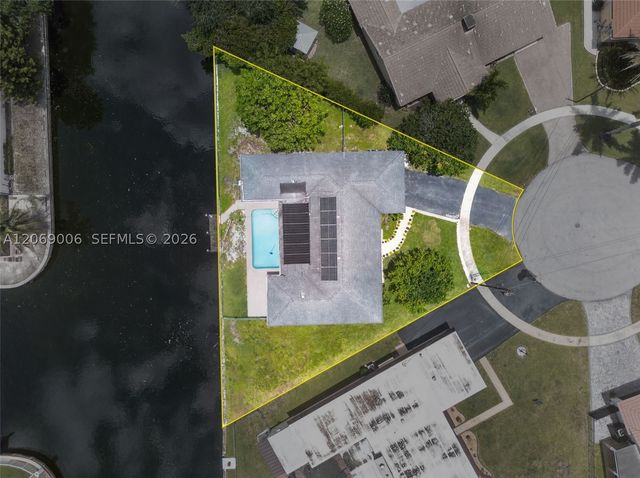 6091 SW 14th St, Plantation, FL 33317