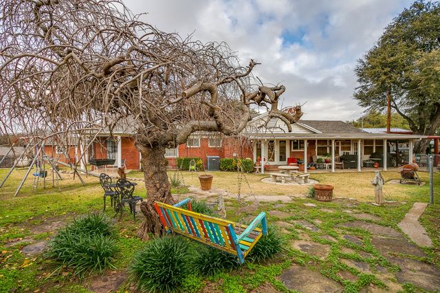 205 W Ridge Road, Weatherford, TX 76086