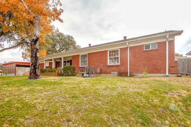 205 W Ridge Road, Weatherford, TX 76086